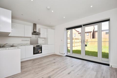 3 bedroom terraced house to rent, Sanders Lane, Buckinghamshire HP21