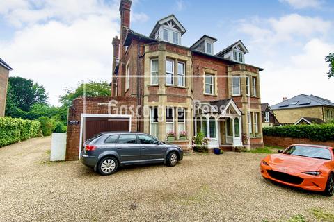 1 bedroom flat to rent, Clevehurst, Guildford, GU1