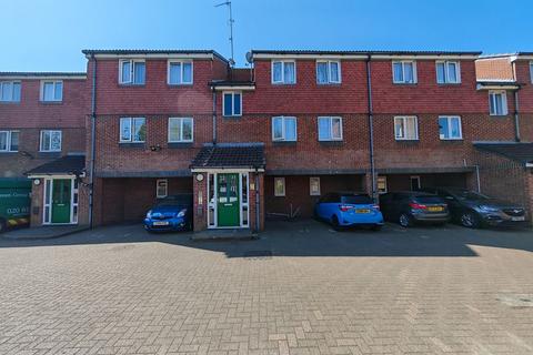 Frensham Close, Southall