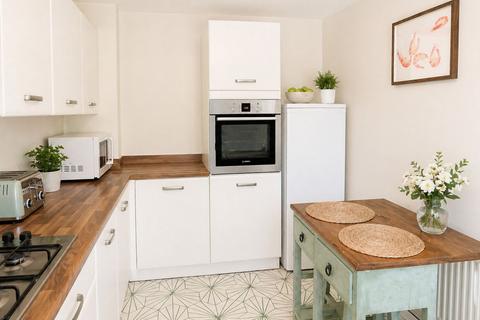 4 bedroom end of terrace house to rent, Sunflower Road, Bristol, BS16