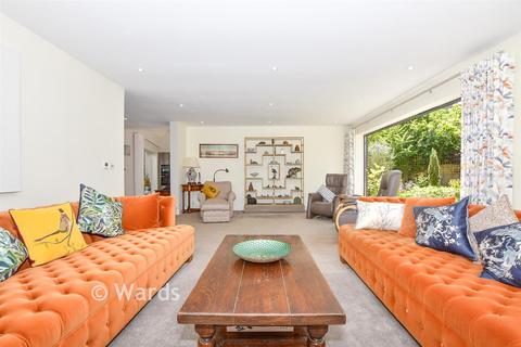 5 bedroom detached house for sale, Warmlake Orchard, Maidstone ME17