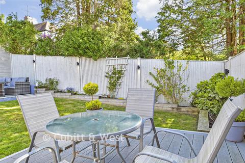 2 bedroom semi-detached bungalow for sale, Sunnydale Close, Brighton BN1