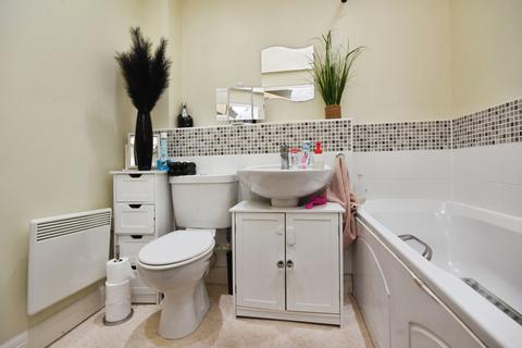 1 bedroom flat for sale, Baden Powell Close, Great Baddow, Chelmsford, Essex, CM2