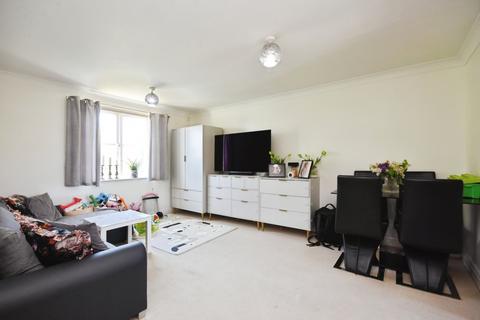 1 bedroom flat for sale, Baden Powell Close, Great Baddow, Chelmsford, Essex, CM2