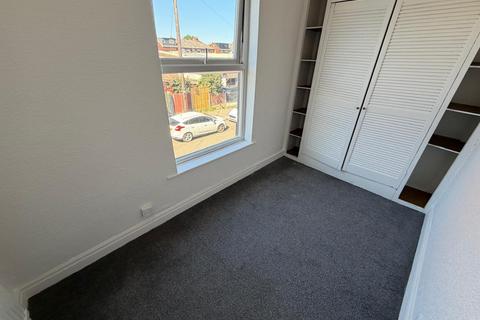 2 bedroom terraced house to rent, Nile Street,  Ashton-under-lyne, OL7