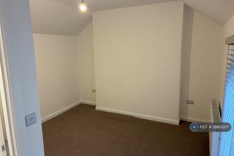 3 bedroom terraced house to rent, Carmarthen Road, Swansea, SA5