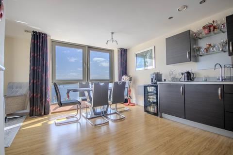 2 bedroom apartment for sale, Prospect Place, Cardiff, CF11