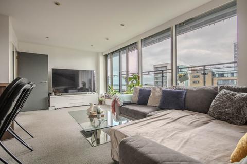 2 bedroom penthouse for sale, Ferry Court, Cardiff, CF11