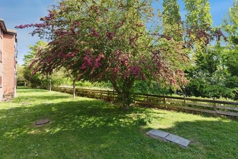 1 bedroom flat for sale, Pittman Gardens, ILFORD, Essex, IG1