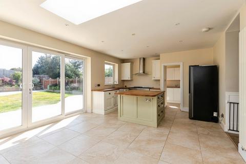 4 bedroom detached bungalow for sale, Hill View Road, Bournemouth