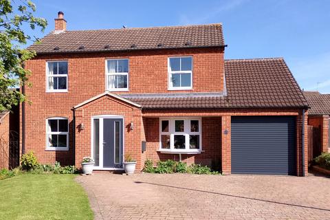 4 bedroom detached house for sale, Park Close, Barton Under Needwood, DE13