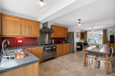 4 bedroom detached house for sale, Park Close, Barton Under Needwood, DE13