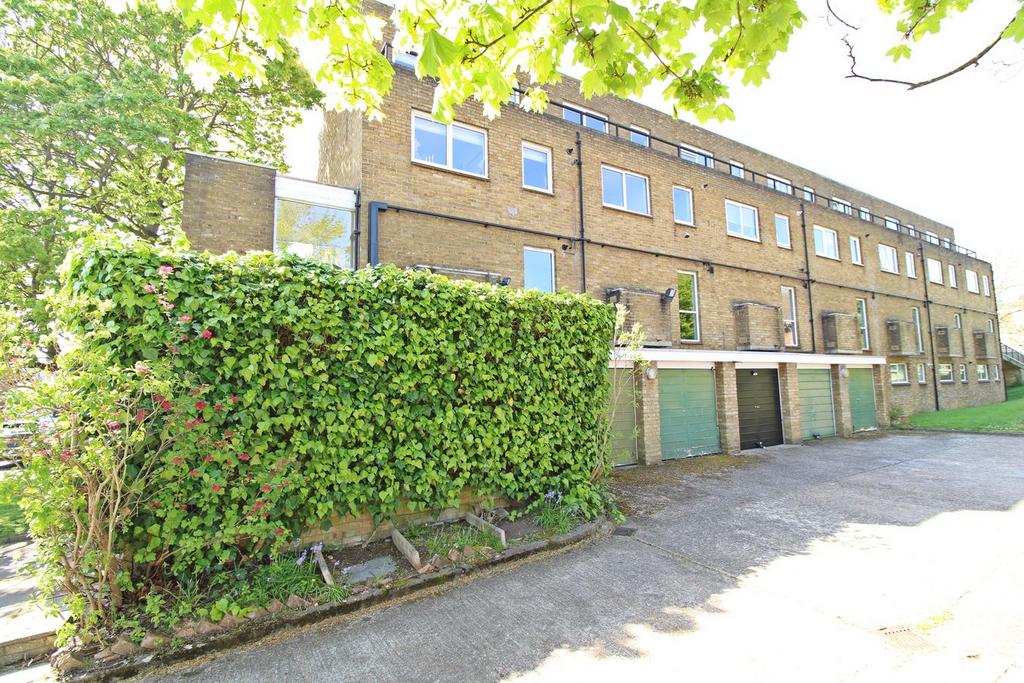 Detached house exterior, driveway