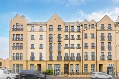 Newhaven Place, Edinburgh, EH6