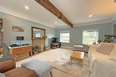 2 bedroom apartment for sale, Rowton Court, Halfway House, Shrewsbury