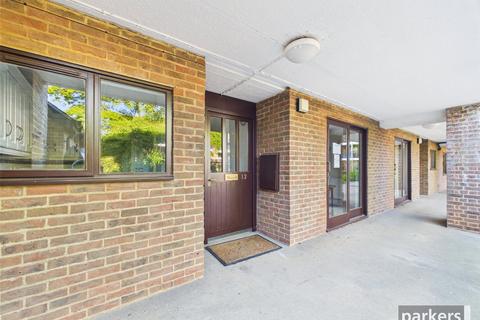 2 bedroom apartment for sale, Emmbrook Court, Berkshire RG6