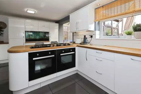 4 bedroom detached house for sale - Widok 4