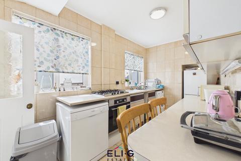 3 bedroom semi-detached house for sale, Holders Hill Avenue, NW4
