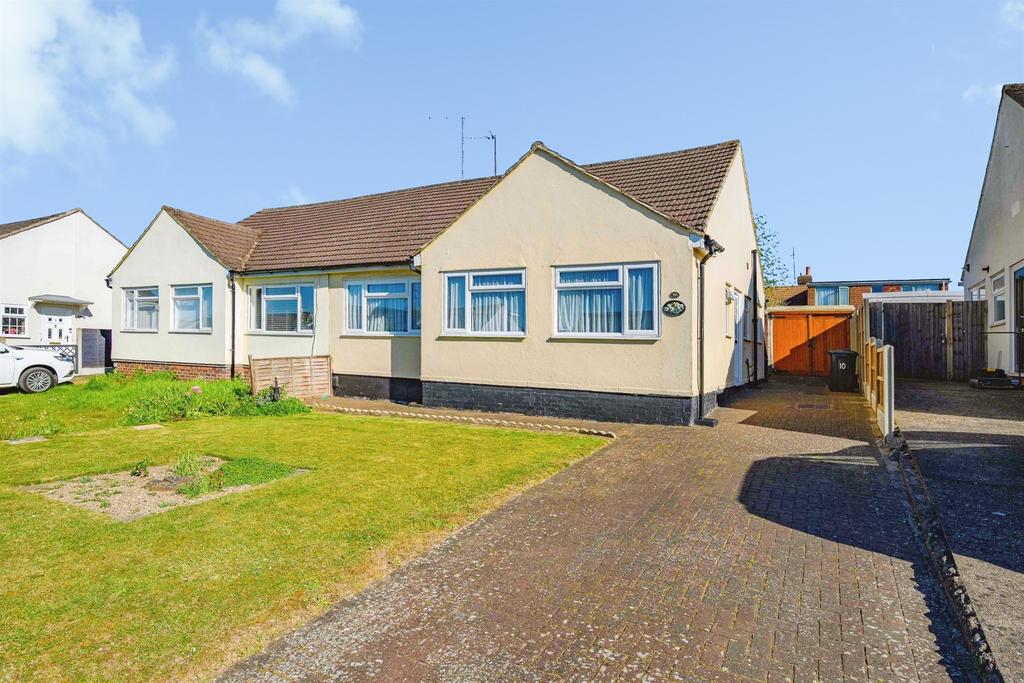 3 bedroom semi-detached bungalow for sale
