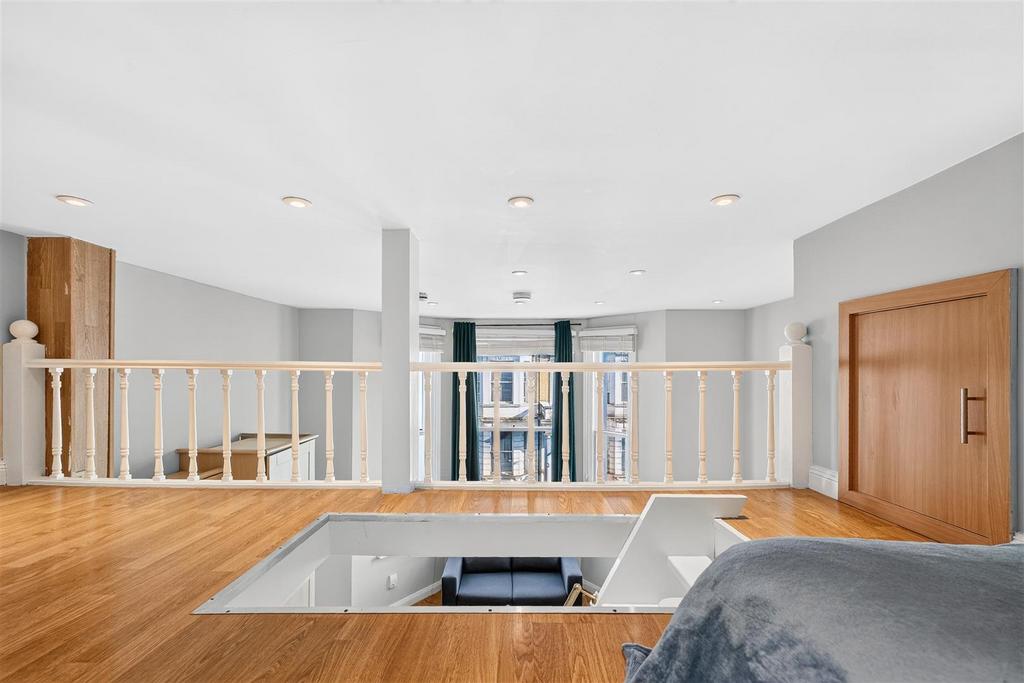 Apartment in London - View 5