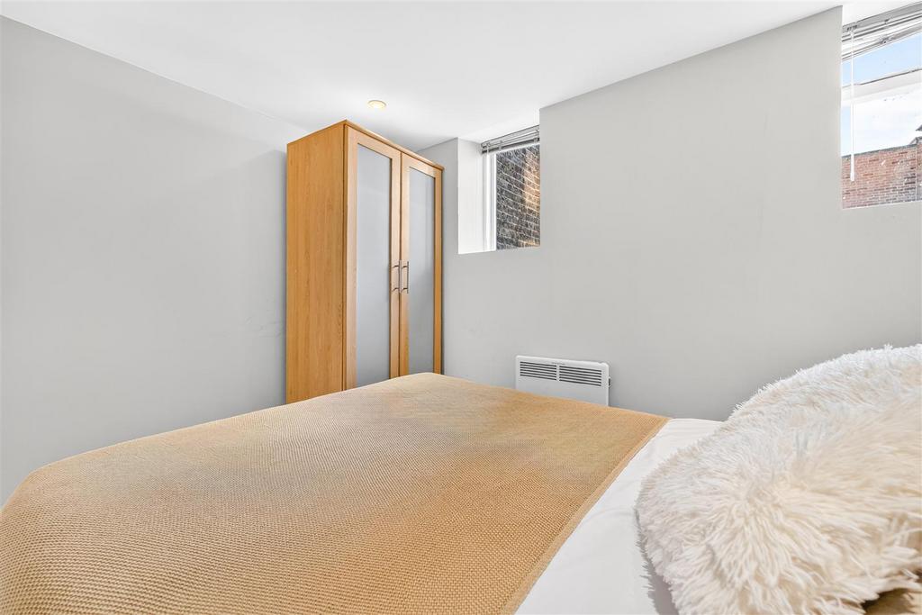 Apartment in London - More