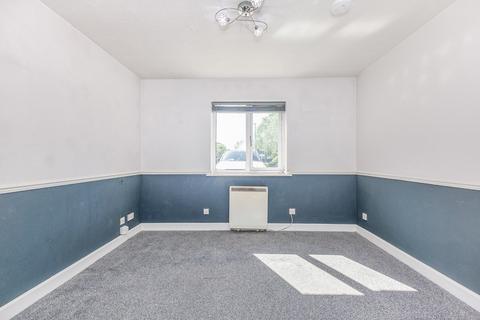 2 bedroom flat to rent, Foxglove Way, Wallington, SM6