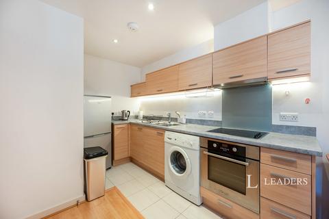 Studio to rent, Admiralty Road, Portsmouth, Hampshire, PO1