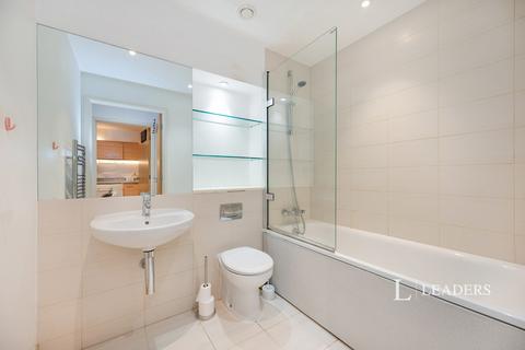 Studio to rent, Admiralty Road, Portsmouth, Hampshire, PO1