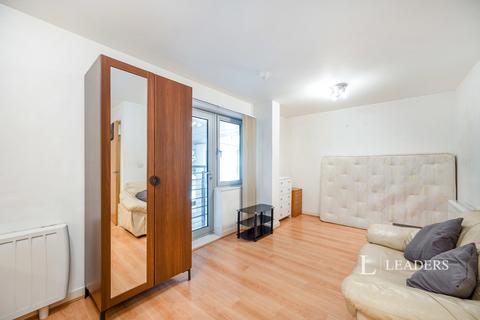 Studio to rent, Admiralty Road, Portsmouth, Hampshire, PO1