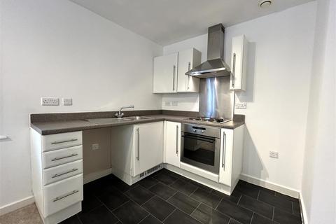 2 bedroom flat for sale, Flowers Yard, Chippenham