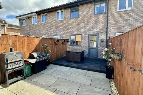 2 bedroom terraced house to rent, Ripon Walk, Bobblestock, Hereford