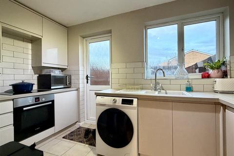 2 bedroom terraced house to rent, Ripon Walk, Bobblestock, Hereford