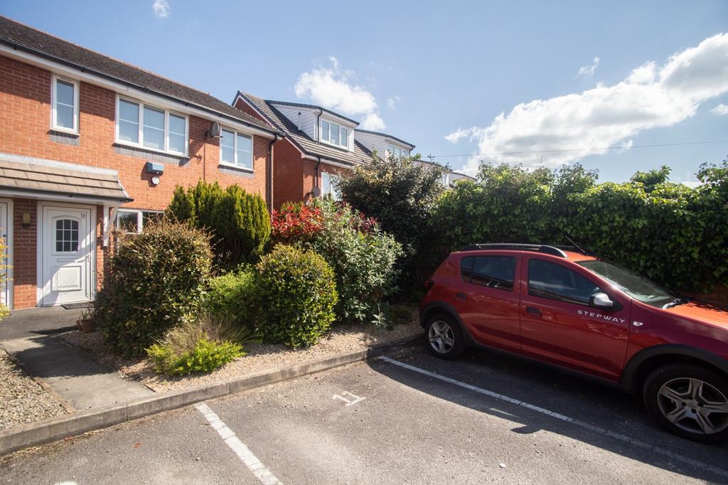 2 bedroom flat for sale