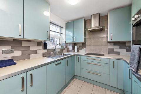 3 bedroom semi-detached house for sale, Thackeray Close, Royston SG8