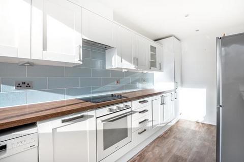 2 bedroom flat to rent, Holloway Road,  London,  N19