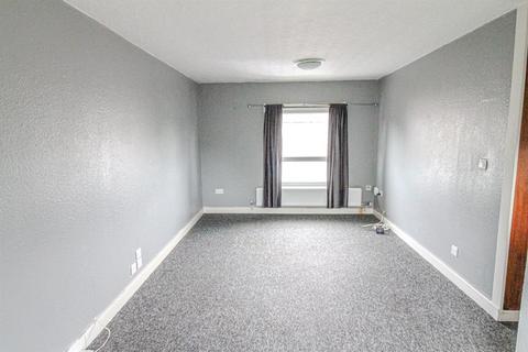 1 bedroom flat to rent, Frobisher Gardens, Daybrook, Nottingham
