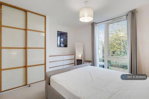 2 bedroom flat to rent, Lidcote House, London, SW9