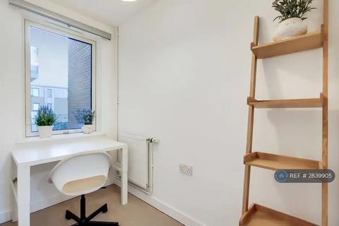 2 bedroom flat to rent, Lidcote House, London, SW9