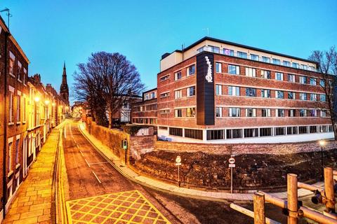 undefined, Roomzzz Chester City - Smart Studio Chester, Chester, CH1