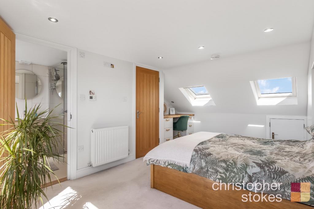 Master bedroom, en suite