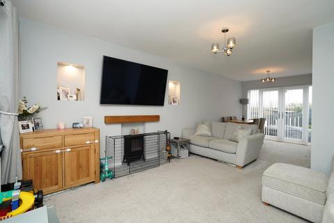 3 bedroom detached house for sale, Nethergreen Avenue, Killamarsh, Sheffield, Derbyshire, S21