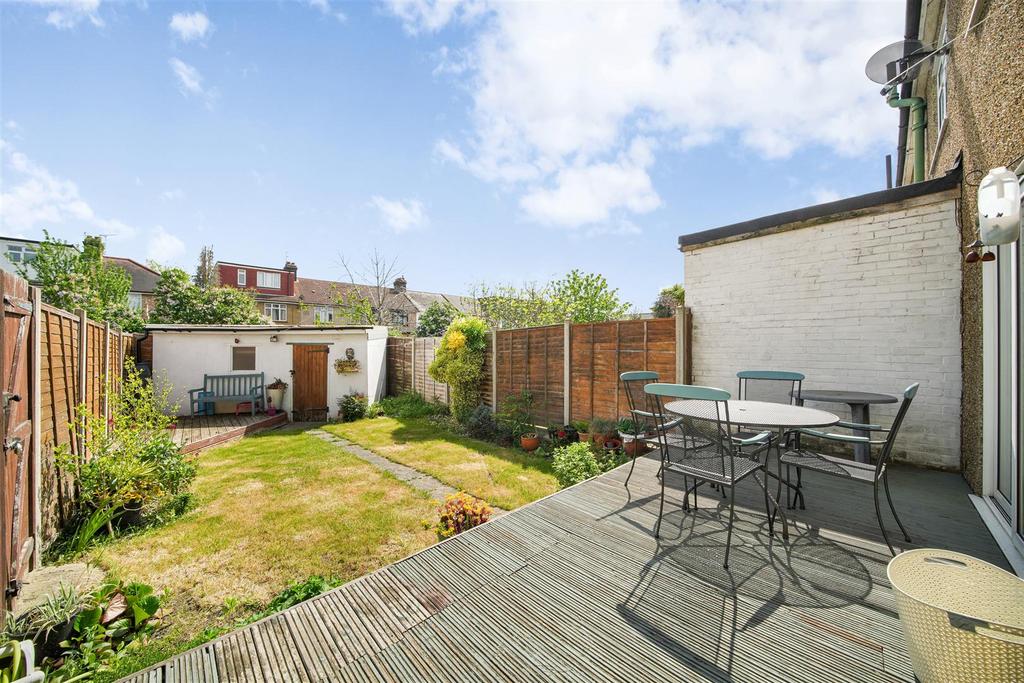 House in London, London Borough of Barking and Dagenham - View 2
