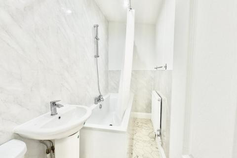 1 bedroom flat to rent, Barrington Road, London, E12 6JH, UK