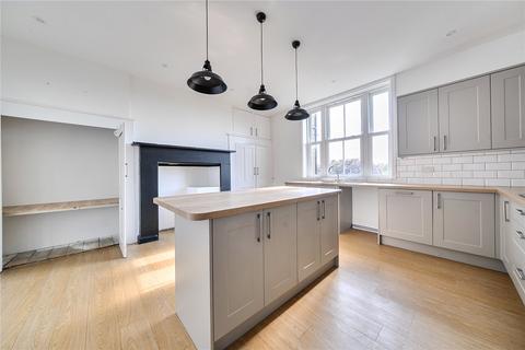 6 bedroom detached house to rent, Moat Farm Road, St. Mary Hoo, Rochester, Kent, ME3