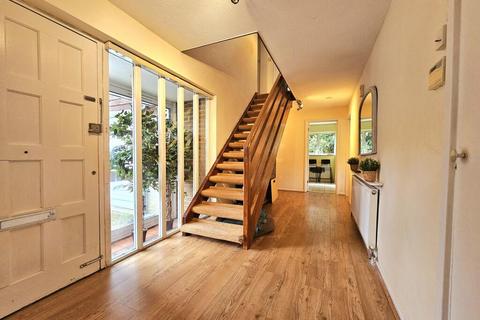 6 bedroom house to rent, Norlands Crescent, Chislehurst, BR7