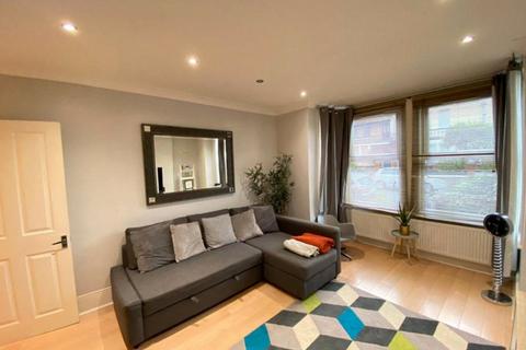 2 bedroom flat to rent, Swinburne Avenue, Broadstairs, CT10