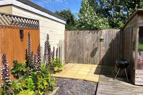 2 bedroom flat to rent, Swinburne Avenue, Broadstairs, CT10
