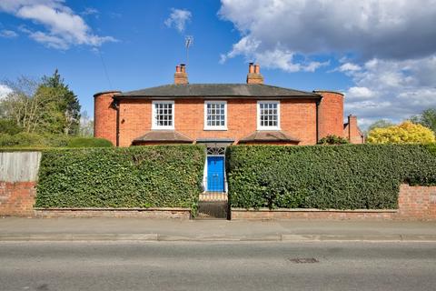 5 bedroom detached house for sale, Chobham, Surrey