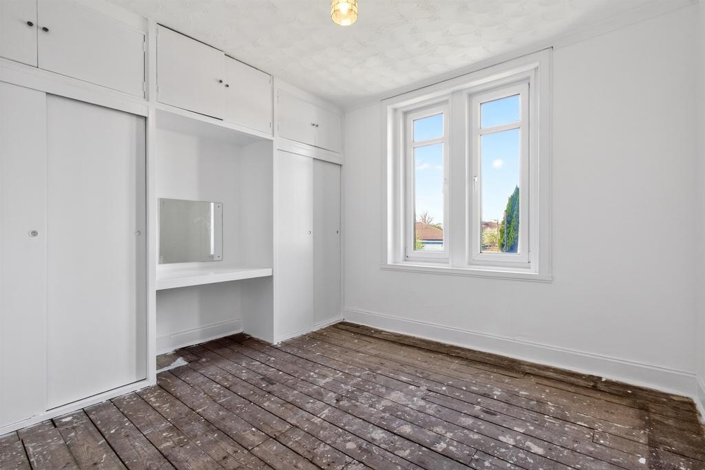 Walk-in wardrobe