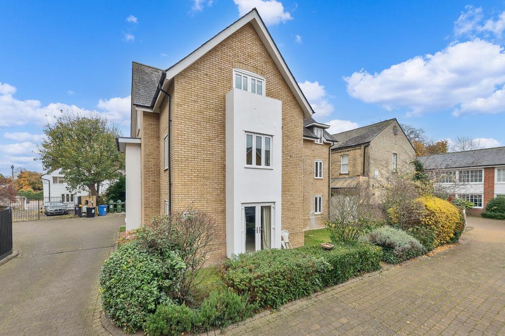 2 bedroom apartment for sale